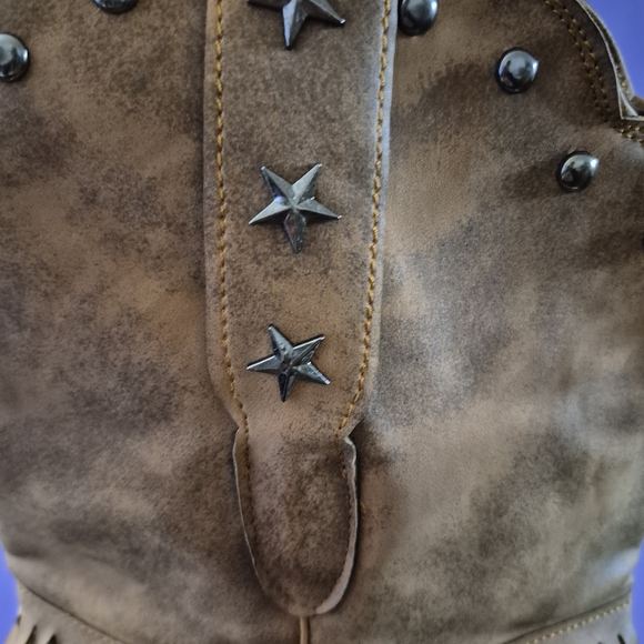 Fringed Western Boots with Star Accents Size 10.5 - Picture 4 of 6